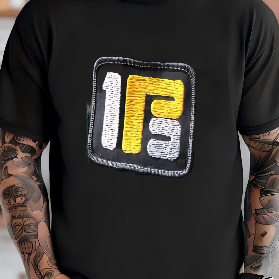 Large, Vintage Camo Hunting Cap T-shirt