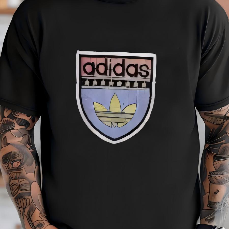 Rare!! Vintage Center Logo Trefoil Big Logo Spellout Y Pullover Jumper Sweatshirt Size S/m T-shirt