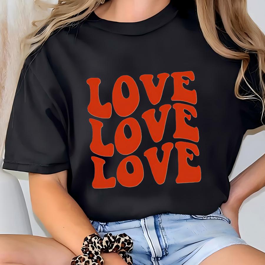 Bella Canvas Wavy Love Shirt T-shirt