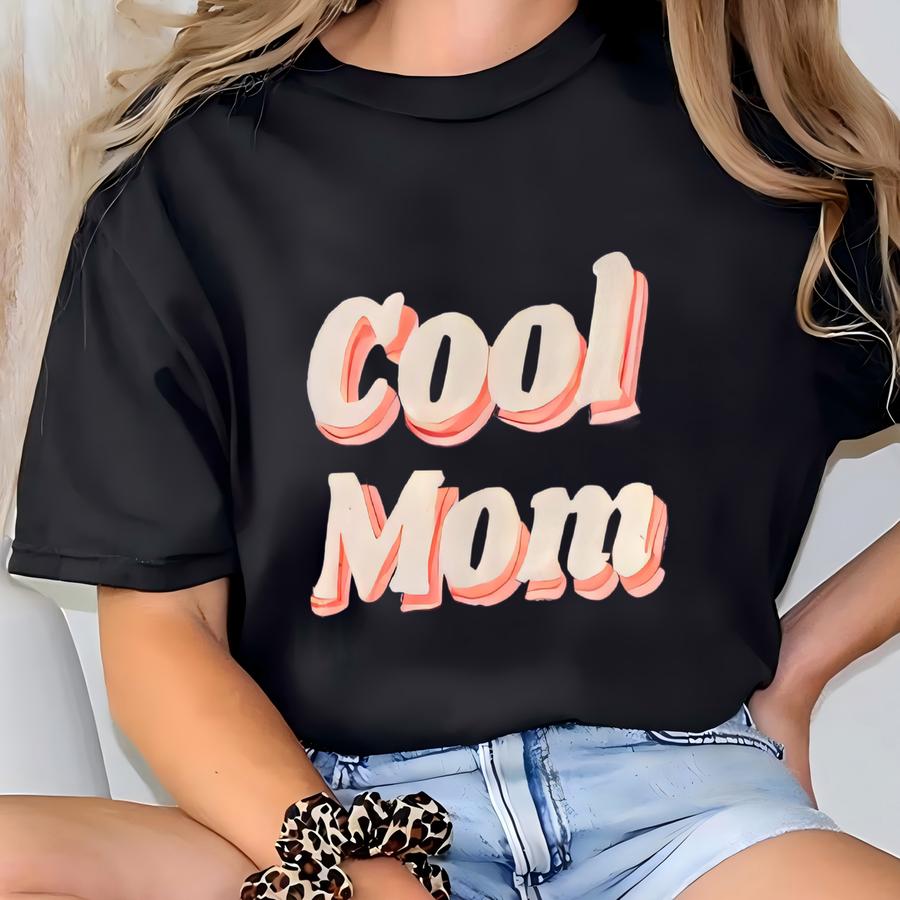 Vintage Cool Mom Retro  Crewneck Sweatshirt, Crewneck Sweatshirt, Cool Mothers Day Gift, Mama, T-shirt