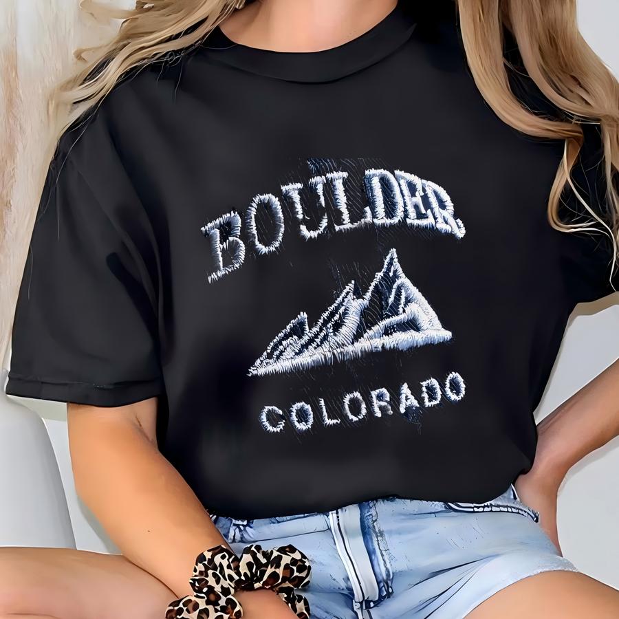 Boulder Colorado Mountain Hat , Dad Hat, Baseball Hat Vintage T-shirt