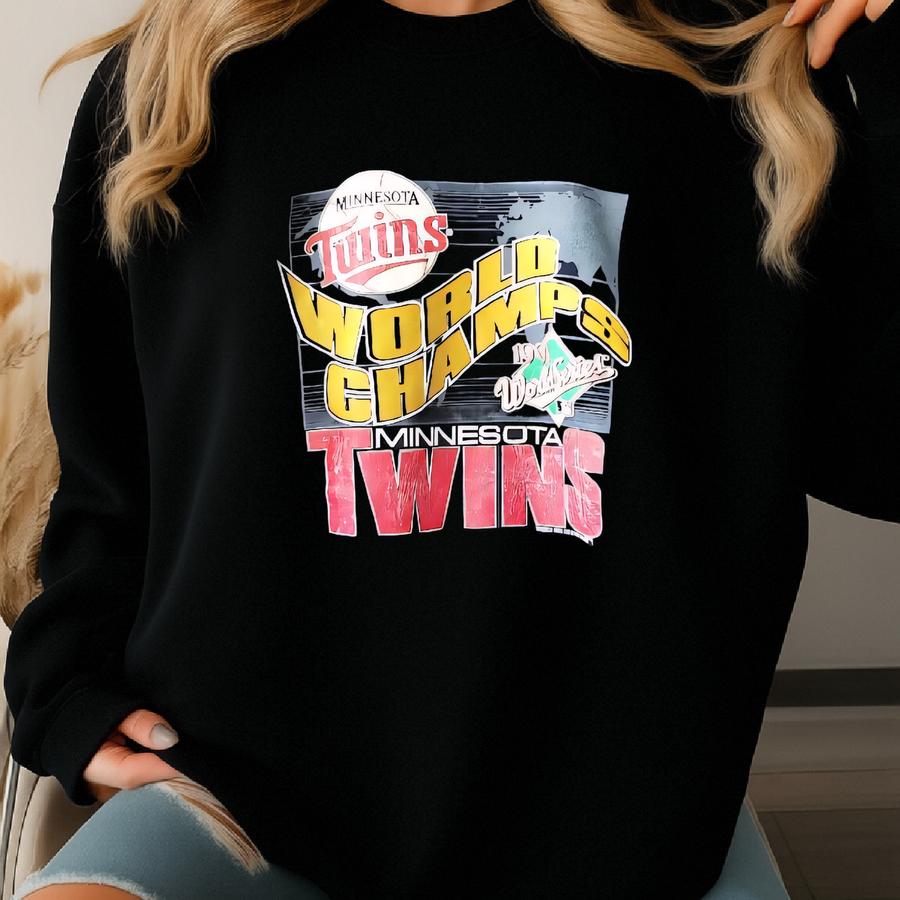 Vintage 90s Distressed Minnesota Twins Sweatshirt Twins Crewneck Twins Pullover Twins Sweater Printed Logo Blue Color Men’s Fit L Sweatshirt