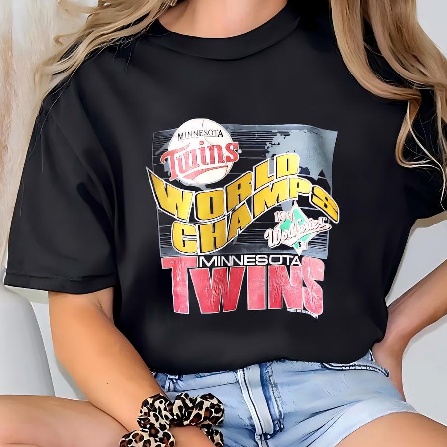 Vintage 90s Distressed Minnesota Twins Sweatshirt Twins Crewneck Twins Pullover Twins Sweater Printed Logo Blue Color Men’s Fit L T-shirt