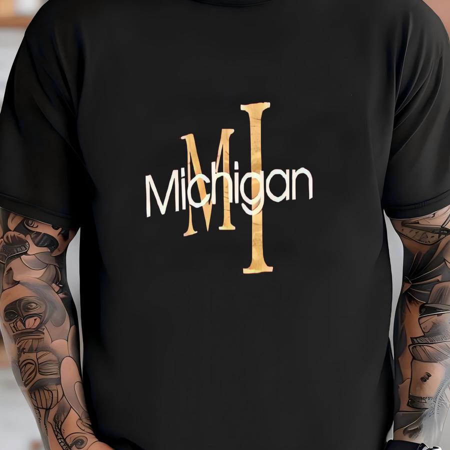 Vintage 90s Michigan Us State Spellout Fruit Of The Loom Tag Crewneck Sweatshirt L Size T-shirt