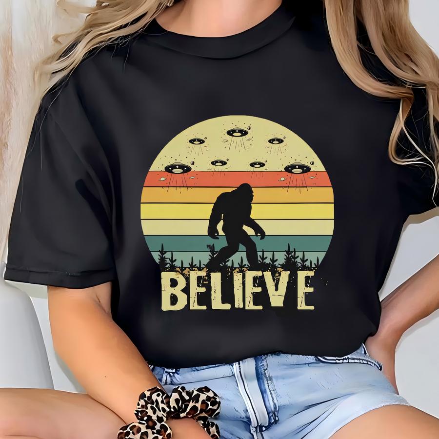 Vintage Bigfoot Hoodie, Bigfoot Believer Hoodie, Bigfoot Enthusiast Shirt T-shirt