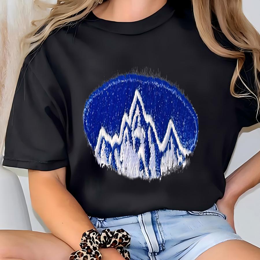 Breckenridge Sweatshirt, Mountain Colorado Crewneck , Retro Ski Mountain Gift T-shirt
