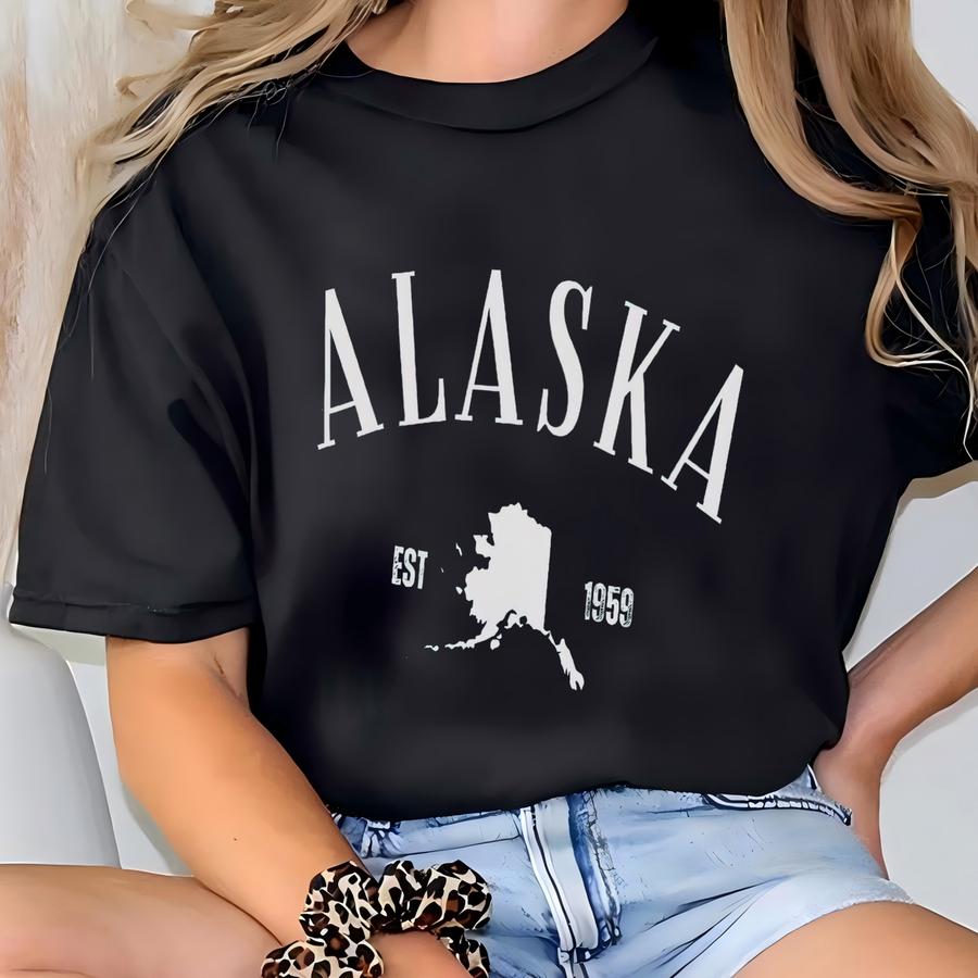 Alaska Sweatshirt Retro Alaska Vacation Shirt Cruise Alaska Travel Sweater Alaska Love Vintage Alaska State Shirt Aesthetic Minimalist T-shirt