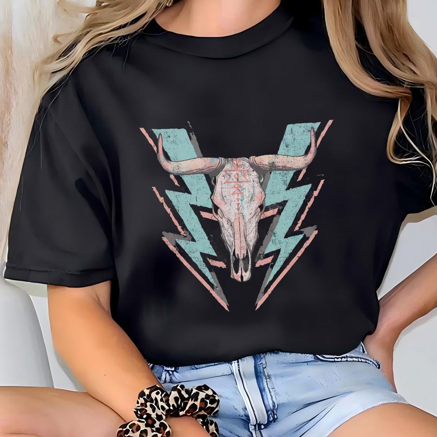 Cow Skull Shirt Boho Western Shirt Western Graphic Tee Oversized Western T Shirt Country Concert Rodeo Shirt T-shirt