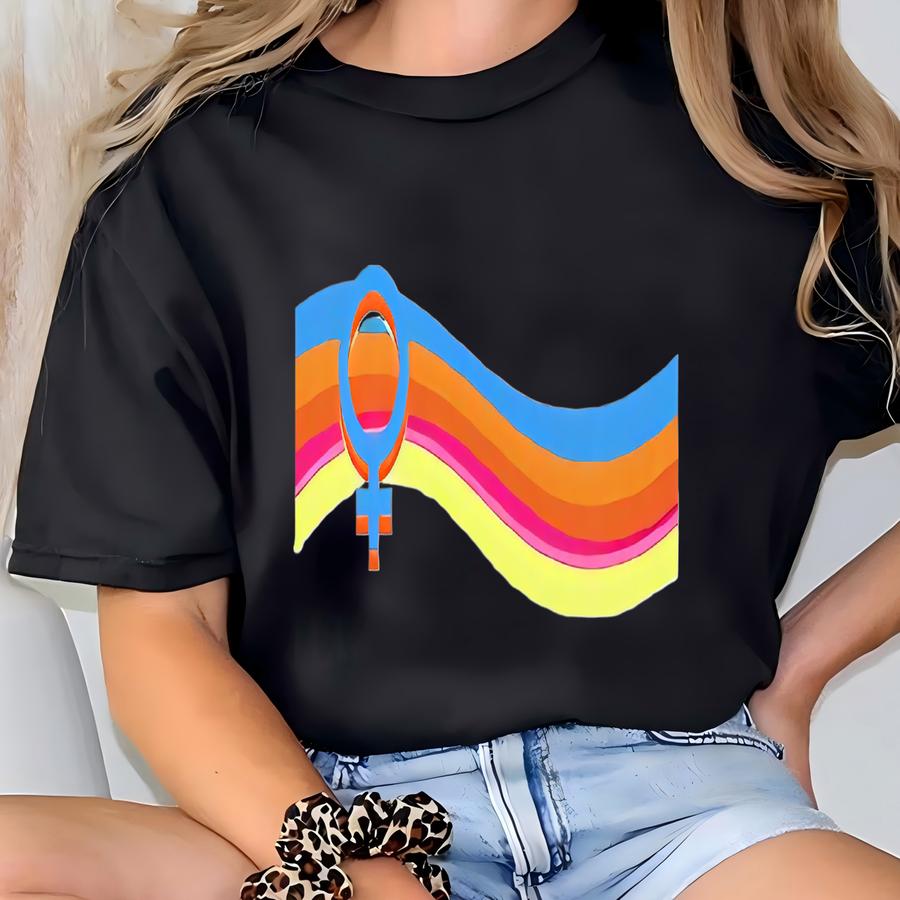 Wavy Female Venus Symbol Retro 70s Tunisex Heavy Cotton Tee T-shirt