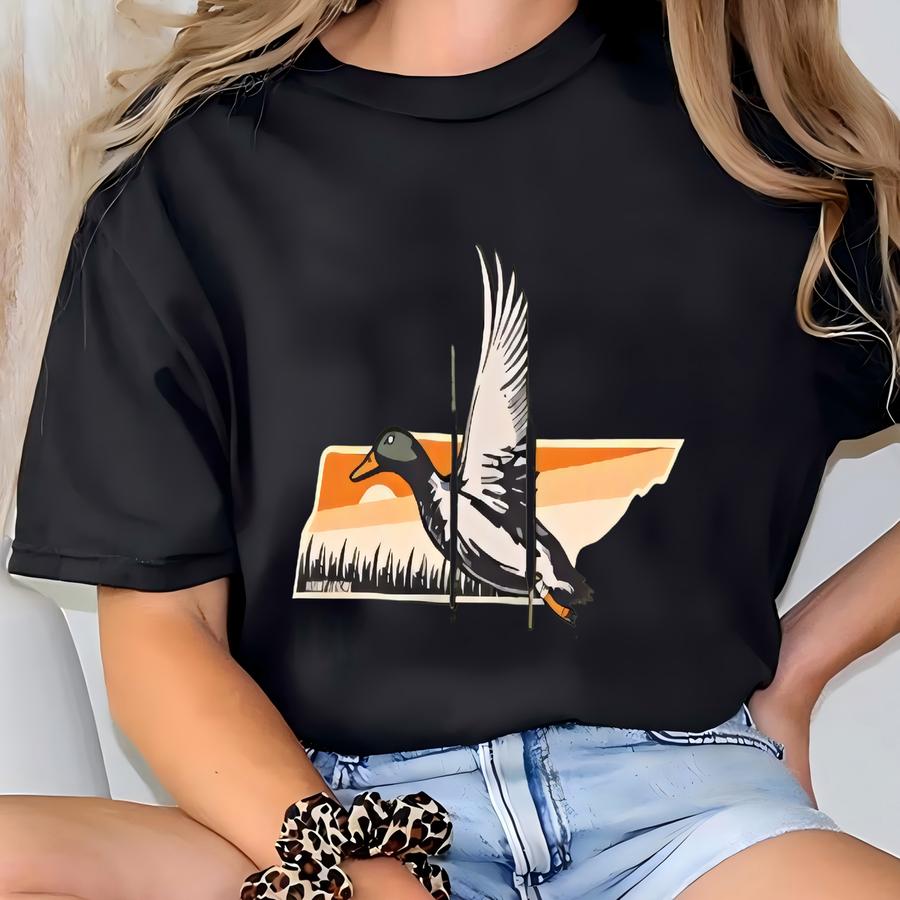 Tennessee - Sunset Duck Hunting Hoodie, Waterfowl Hunt Sweatshirt, Men's, Duck Hunter Sweater, Gifts For Duck Hunters, Gifts For Dad T-shirt