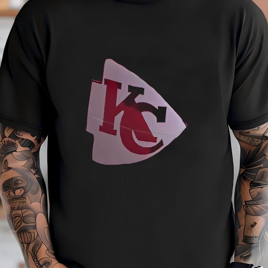 Vintage 1960s Plastic Molded Helmet Purse Mid Century Modern Football Mahomes Nieman Marcus T-shirt