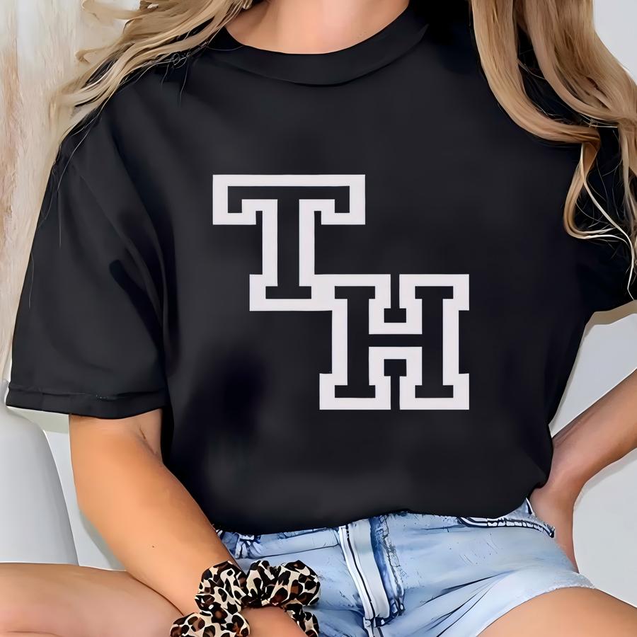 Tree Hill Ravens Sweatshirt, Oth Merch, Unisex Heavy Blend™ Crewneck Sweatshirt, Oth Crewneck, Athletic Sweatshirt, Oth Gifts T-shirt