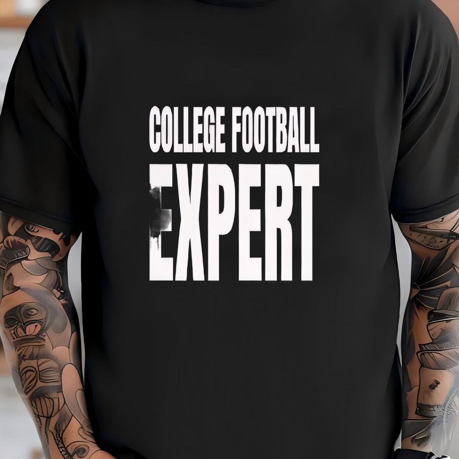 College Football Expert - Unisex Short Sve Hoodie T-shirt