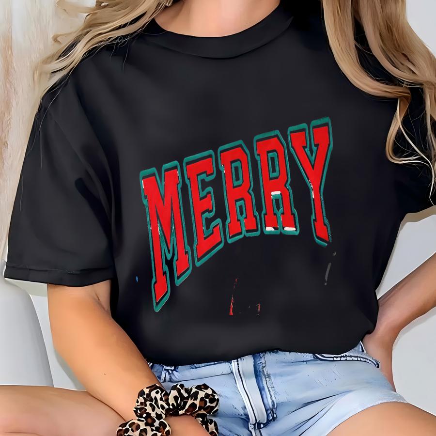 Retro Christmas Merry Crewneck Sweatshirt, Merry Christmas Sweatshirt, Santa Gift, Winter Sweatshirt, Vintage Christmas T-shirt
