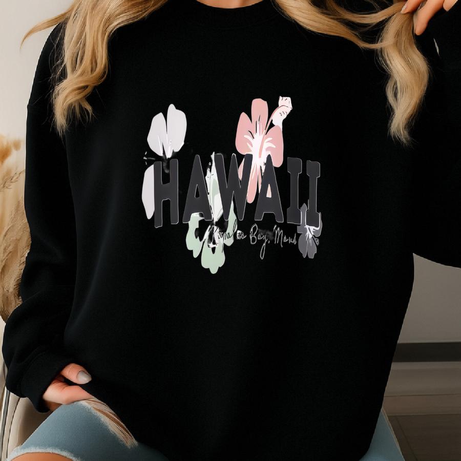 Maui Hawaii Sweatshirt. Kapalua Bay Maui. Hawaii Crewneck. Maui Beach. Maui Sweatshirt. Floral Hawaii Shirt. Maui Hawaii. Hawaiian Islands. Sweatshirt