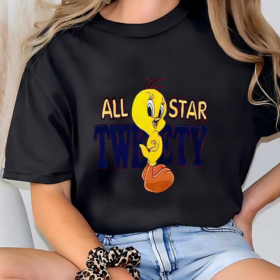 90s Looney Tunes ‘tweety’ Sweatshirt Y Logo Red Color Women’s M T-shirt