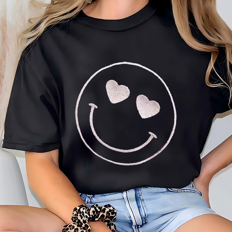 Face Heart Eyes Sweatshirt: Y2k Unisex Crewneck T-shirt