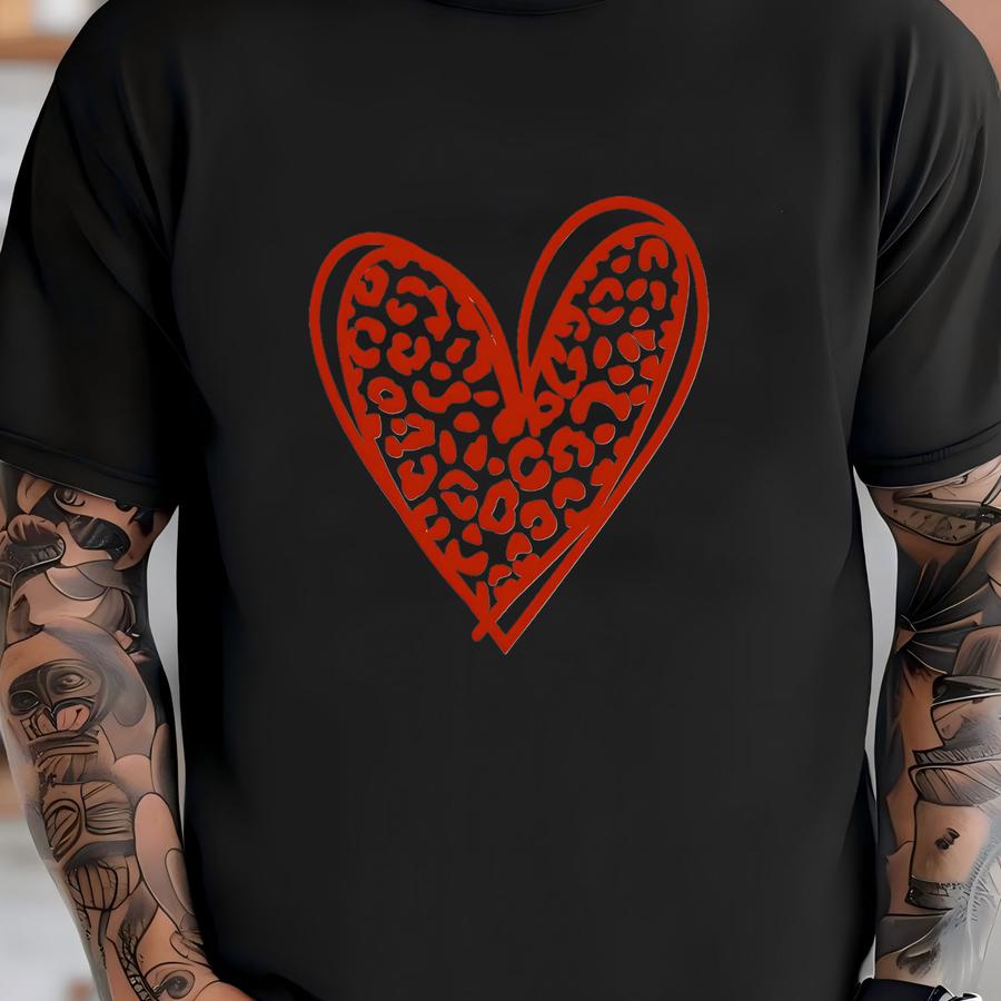 Leopard Heart Sweatshirt, Valentines Day Sweatshirt, Leopard Print Heart Shirt, Valentines Day Gift, Heart Sweatshirt, Women's Love Sweater T-shirt