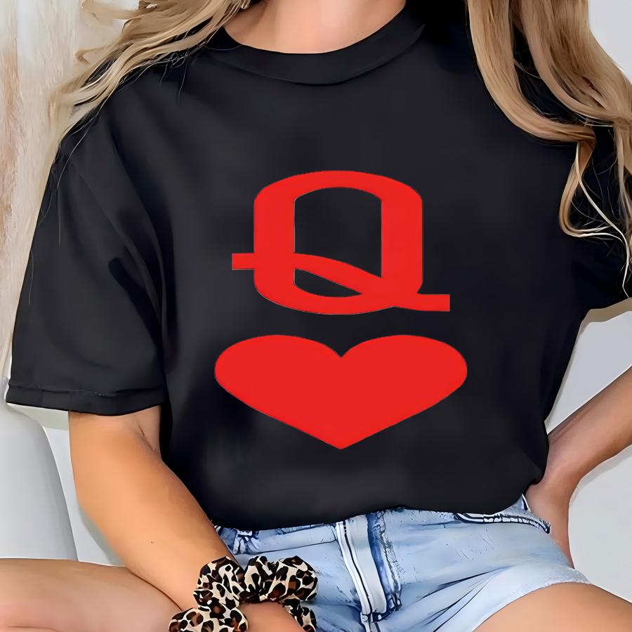 Queen Of Hearts Sweatshirt,red Queen,queen Shirt,alice In Wonderland,king Of Hearts,queen And King,graphic Sweatshirt,gıft For Her T-shirt