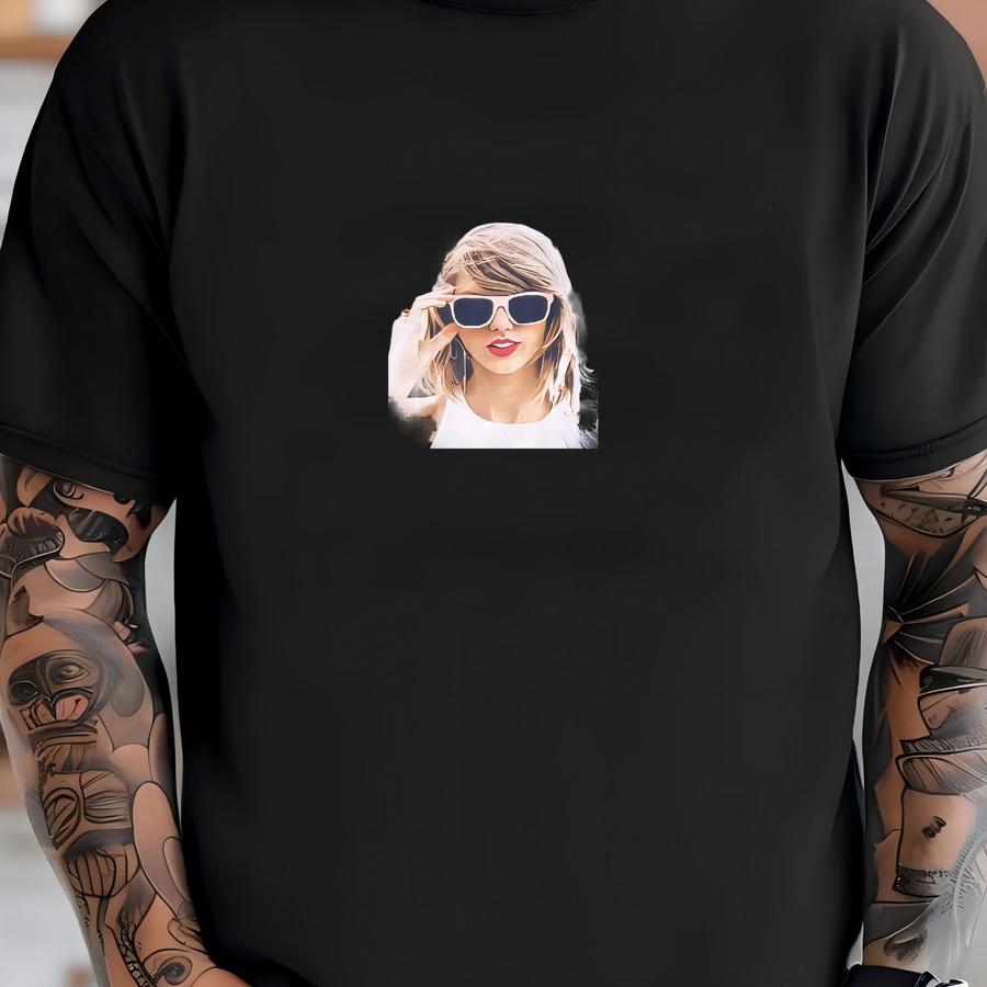 Vintage Hoodie | Taylor Swift 1989 Tour Singer Rock Band Concert Music Country Pop Y2k Shirt Top Pullover | Size S/m T-shirt