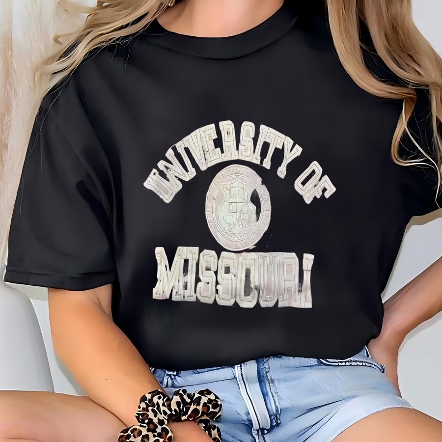 Vintage Ncaa Missouri Sweatshirt Missouri Pullover Sweater Missouri Crewneck Jumper University Missouri Logo Graphic Pink Color Medium Size T-shirt