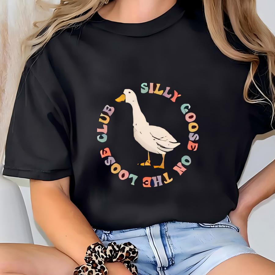 Retro Silly Goose Sweatshirt, Silly Goose, Goose Crewneck Sweatshirt, Silly Goose Shirt,funny Shirt, Graphic Hoodie,funny Gift Friend T-shirt