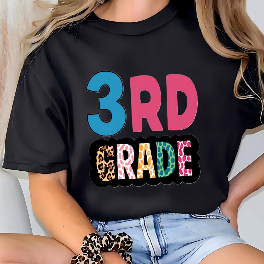 Third Grade Teacher Shirt: Back To School Tee T-shirt