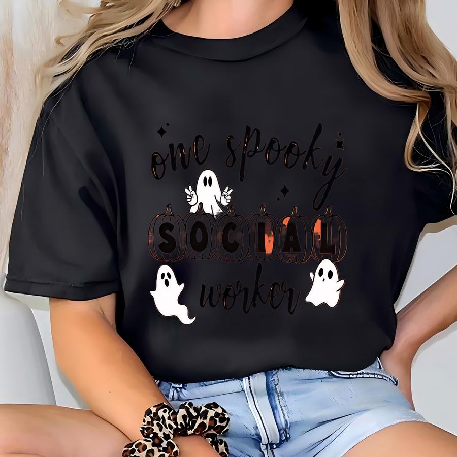 Spooky Social Worker Halloween Shirt, Retro School Counselor Tee, Funny Lcsw Ghost Pumpkin Costume, Funny School Counselor Ghost Costume T-shirt