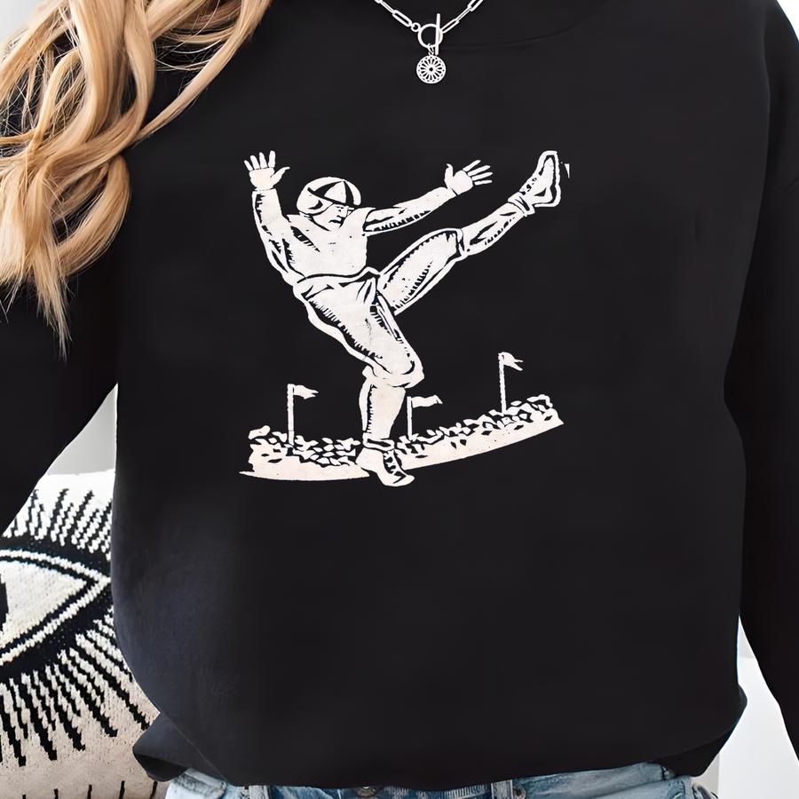 Vintage 1940’s New York Giants Punter In Stadium Motif Full Size Pennant Sweatshirt Vintage 1940’s New York Giants Punter In Stadium Motif Full Size Pennant Sweatshirt
