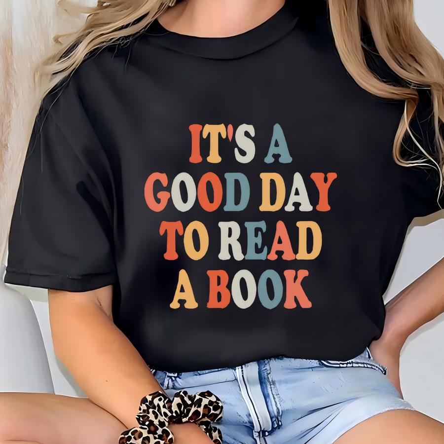 Book Lover Teacher Shirt:  T-shirt