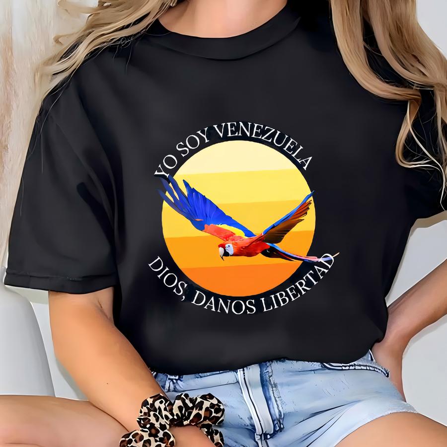 Yo Soy Venezuela Hoodie: Dios Danos Libertad Guacamaya - Fraude En Venezuela - Caracas Camisetas - Caracas Franelas T-shirt