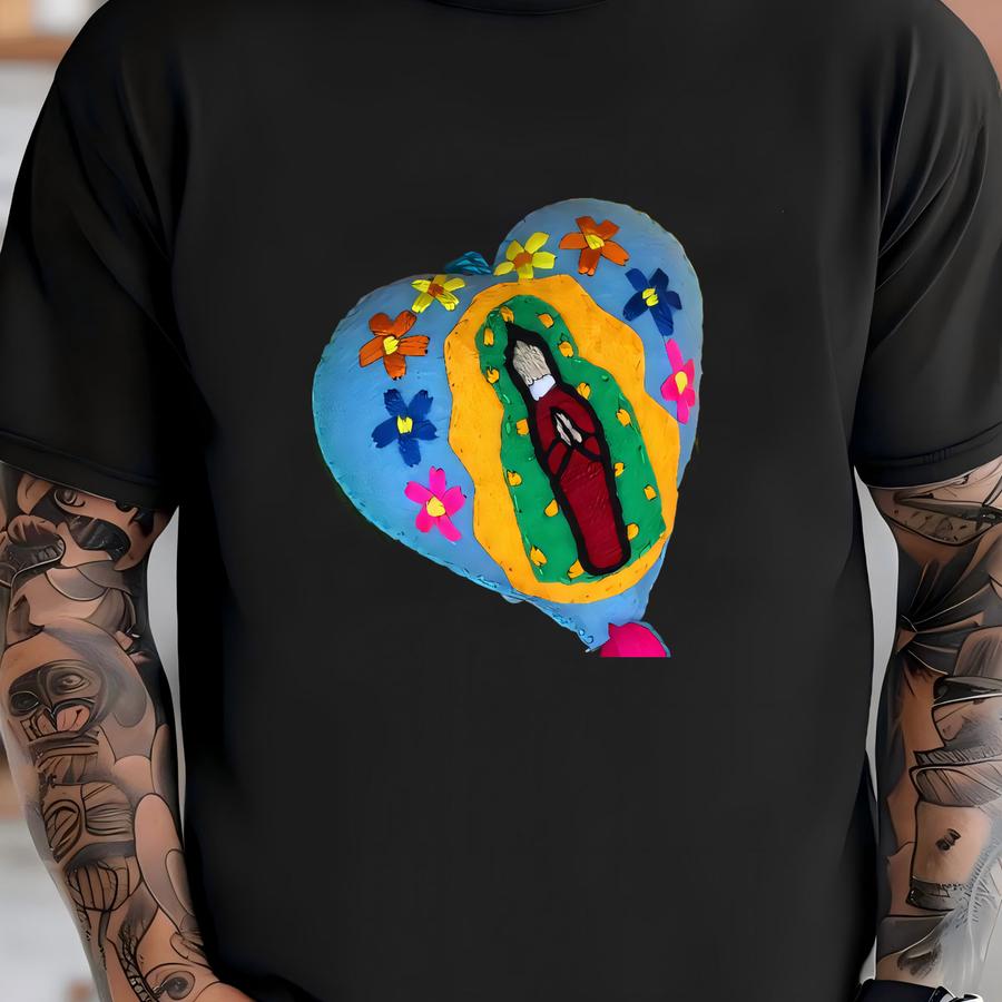 Mother Mary Heart Artisanal Keychain. Typical Mexican Accessories. Ethnic Handmade Keychain. Mexican Style. Creative Gift. Pom Pom Keychain T-shirt