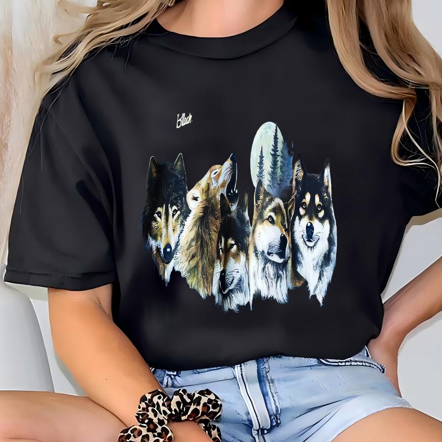 Vintage 90s Distressed Wolf Black Hills South Dakota Sweatshirt Wolf Crewneck Wolf Pullover Wolf Sweater Printed Logo Green Color Men Fit L T-shirt