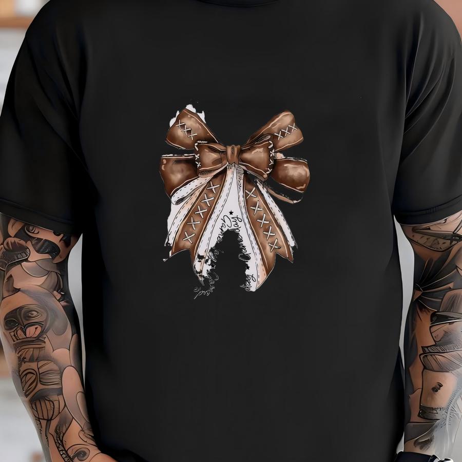 Coquette Football Bubble Romper, Game Day Baby Clothes, Football Bow Baby Outfit, Fall Football Baby Bodysuit, Football Season Baby Gift T-shirt