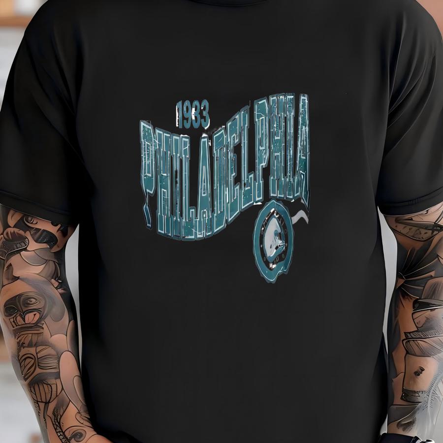 Philadelphia Football Retro Crewneck Long Sve, Eagle Retro Long Sve Shirt, Philly Unisex Shirt, Game Day Hoodie, Eagle Fan Gift T-shirt