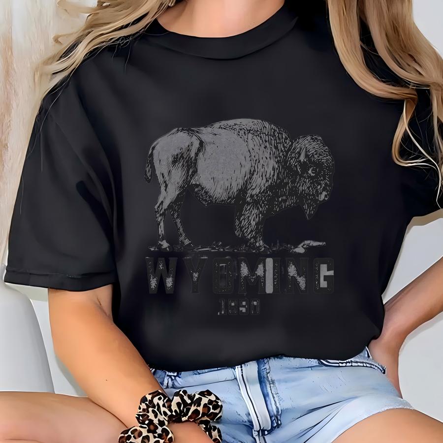 Wyoming Bison Long Sve Tshirt Gift Tee, Buffalo Vintage Style Shirt T-shirt