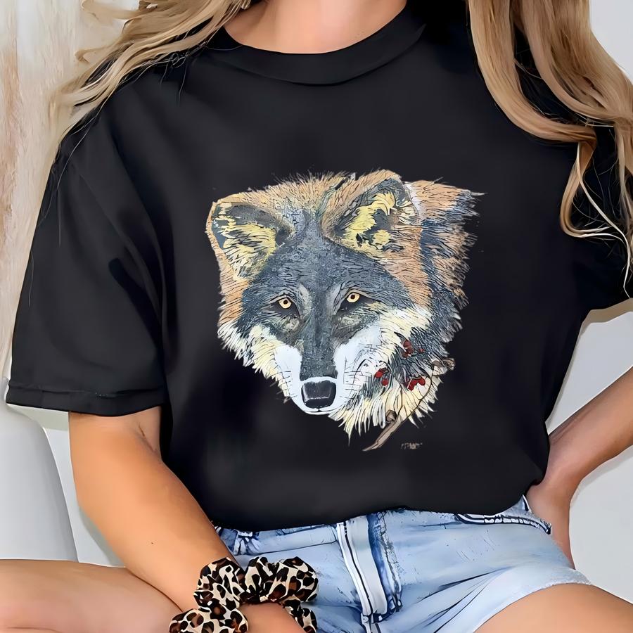 Vintage Wildlife Wolf Habitat Sweatshirt Wolf Crewneck Jumper Wildlife Habitat Pullover Sweater Wolf Big Print Graphic Cream Colour Medium T-shirt