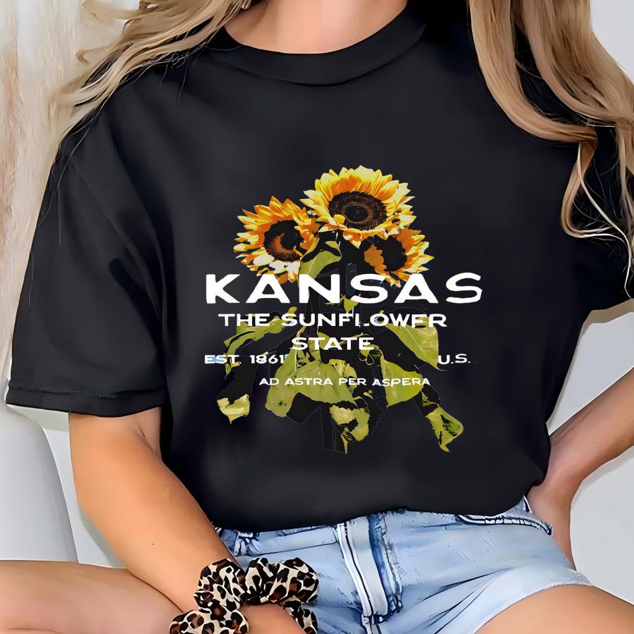 Suower Sweatshirt Kansas Wildflower Shirt Cottagecore Spring Crewneck Nature Mom Floral Tops Cozy Winter Reading Sweater Soft Apparel T-shirt