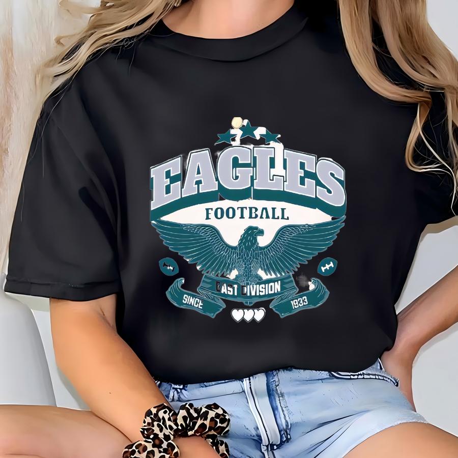 Vintage Philadelphia Football Crewneck Sweatshirt, Eagle Sweatshirt, Retro Philadelphia Football Shirt, Philadelphia Fan Gift T-shirt