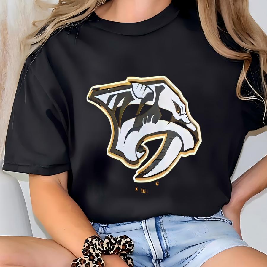 Vintage 00s Nashville Predators Hoodie Nashville Predators Sweatshirt Nashville Predators Hockey Sweater Crewneck Hoodie Jacket Jersey T-shirt