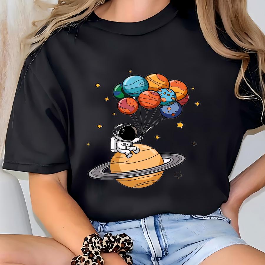 Astronaut Balloon Sweatshirt, Astronaut Hoodie, Space Hoodie, Funny Planets Hoodie, Spaceman Hoodie, Astronaut Gift, Cute Space Hoodie T-shirt