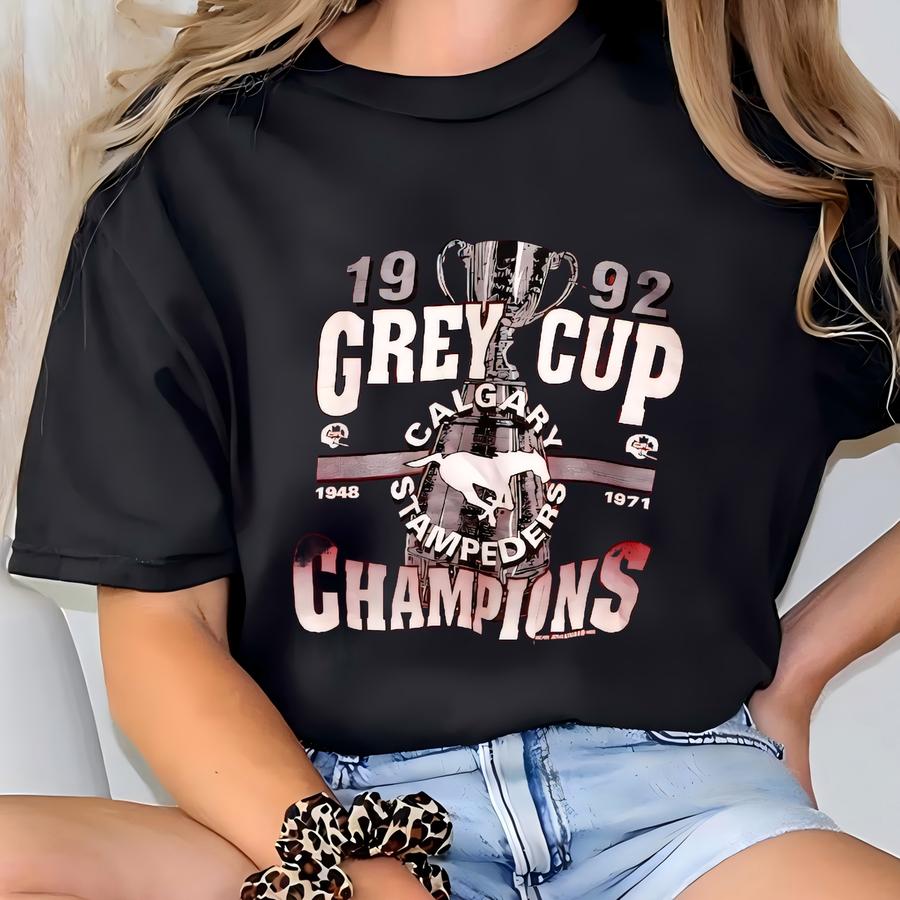 90s Cfl Calgary ‘stampeders’ Crewneck Sweatshirt Print Logo Red Color Men’s M T-shirt