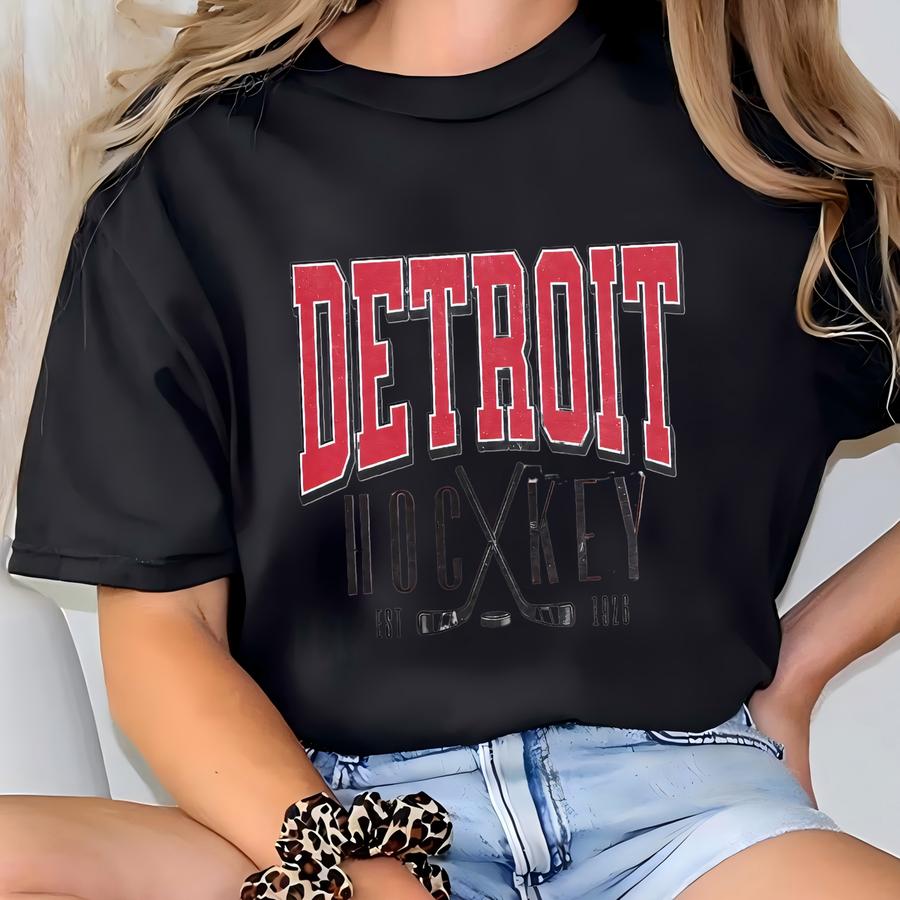 Vintage Detroit Hockey Sweatshirt | Detroit Ice Hockey Crewneck | Michigan Sports Hoodie | Red Detroit Hockey Shirt T-shirt