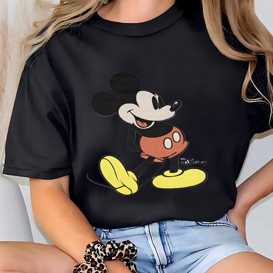 Classic Mouse Pose Sweatshirt, Land Holiday Vacation Sweatshirt, Retro Sweater, Trip Sweat, Hoodie T-shirt