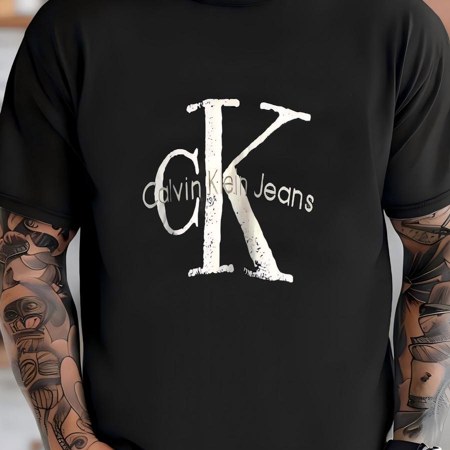 Vintage Calvin Klein Crewneck Sweatshirt Medium T-shirt