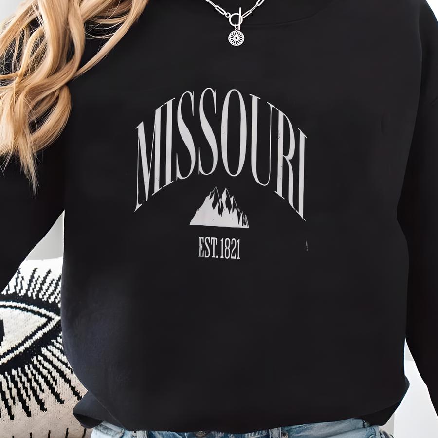 Missouri Crewneck Sweatshirt: Retro Varsity Style Mo Travel Souvenir Sweatshirt