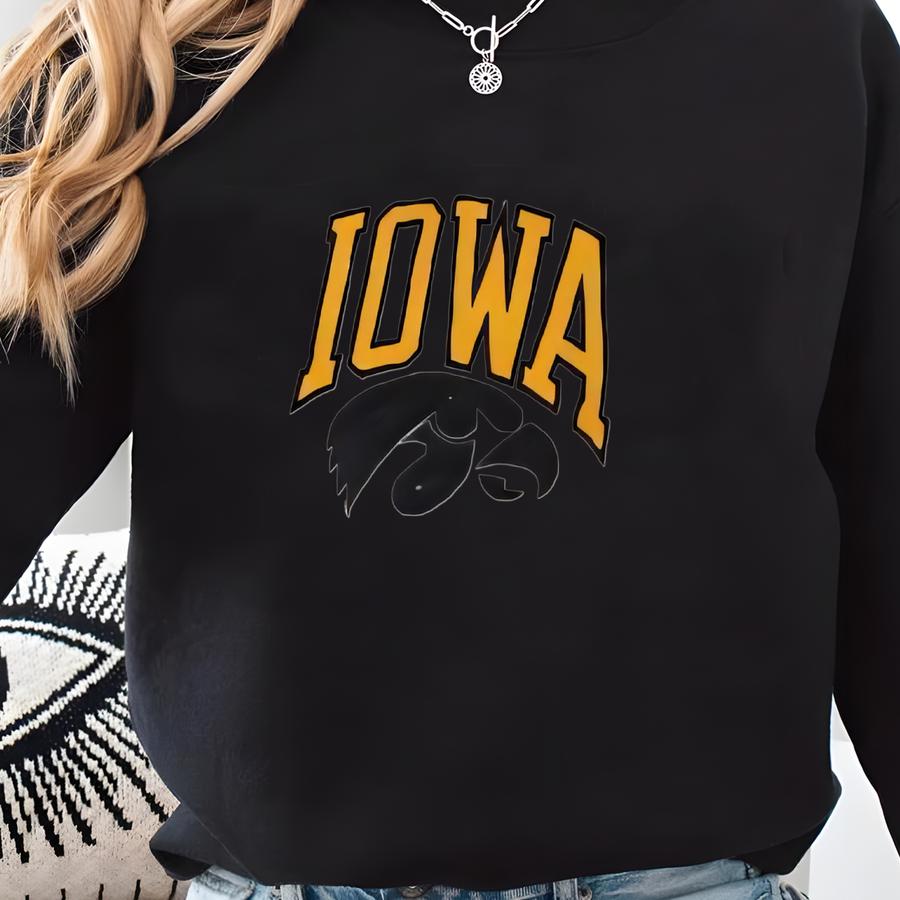 Vintage Child's Iowa State Button Front Sweatshirt Size 4 Sweatshirt Vintage Child's Iowa State Button Front Sweatshirt Size 4 Sweatshirt