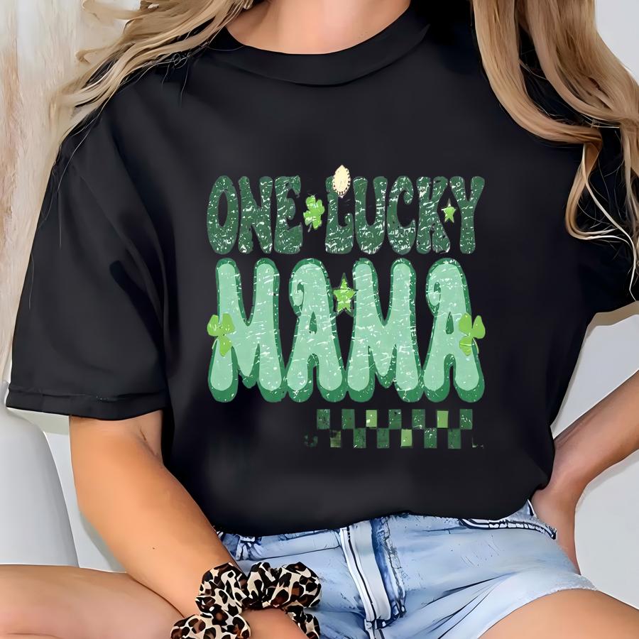One Lucky Mama Crewneck Sweatshirt St. Patrick's Day Gift Mom Sweatshirt Lucky Fashion Sweater For Moms St Patricks Day T-shirt