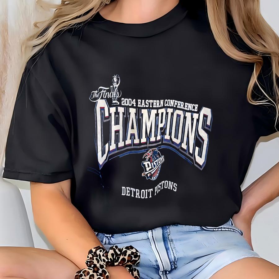 Vintage Detroit Pistons Hoodie Size Xl T-shirt