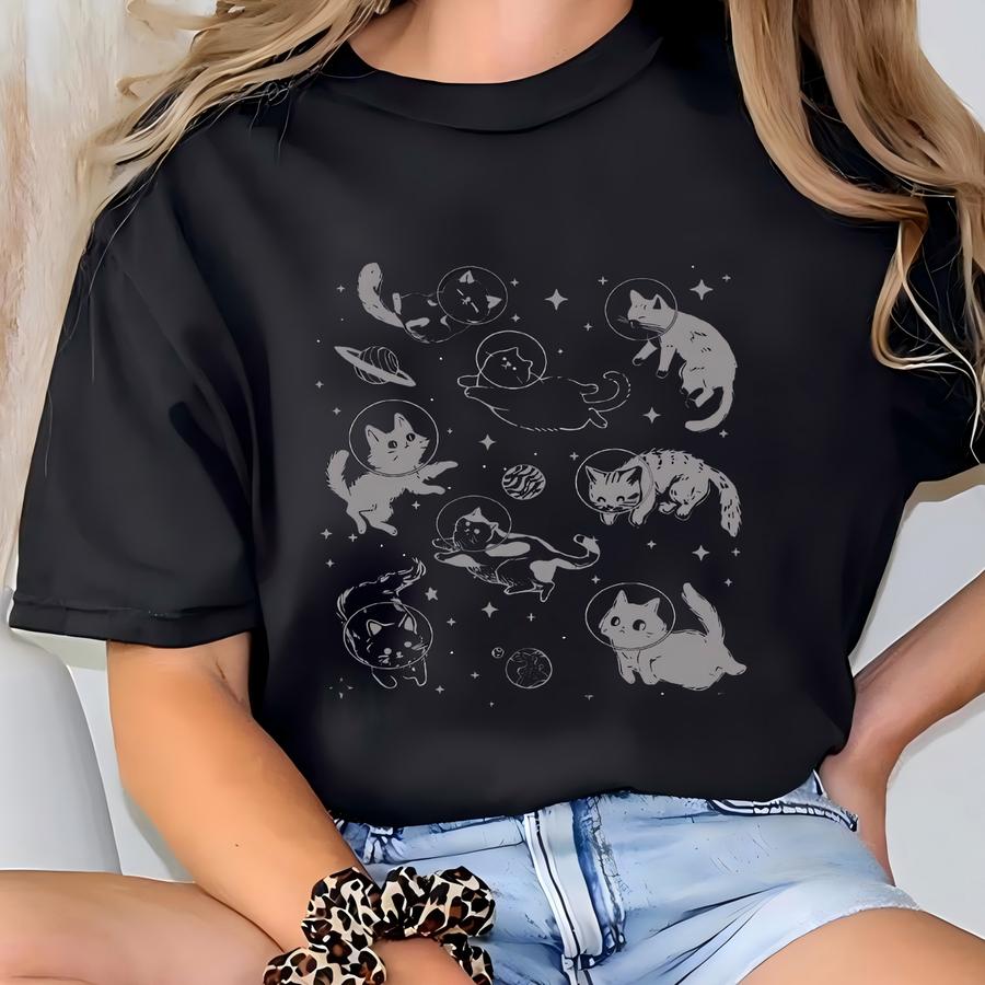 Cats In Space Shirt,funny Cat Shirt, Cat Lover Gift,aesthetic Graphic Retro Vintage Hoodie,unisex Graphic Hoodie,retro Kitten Hoodie T-shirt